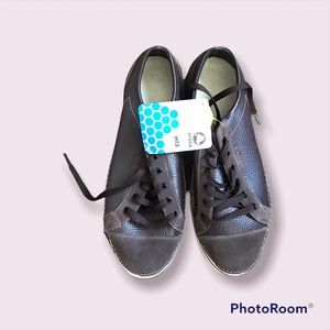 Crocs Hover Lace up Leather shoes Espresso size 13